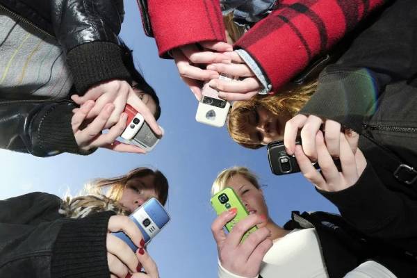 30 ans depuis la naissance du SMS